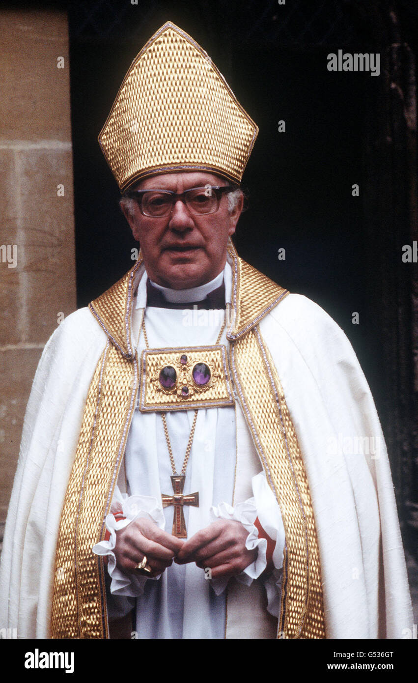 Robed for his enthronement at Canterbury Cathedral as the Archbishop of Canterbury and Primate of All England, is the Most Reverend Robert Runcie, former Bishop of St. Albans, wearing his richly embroidered cope and mitre in 1980. Stock Photo