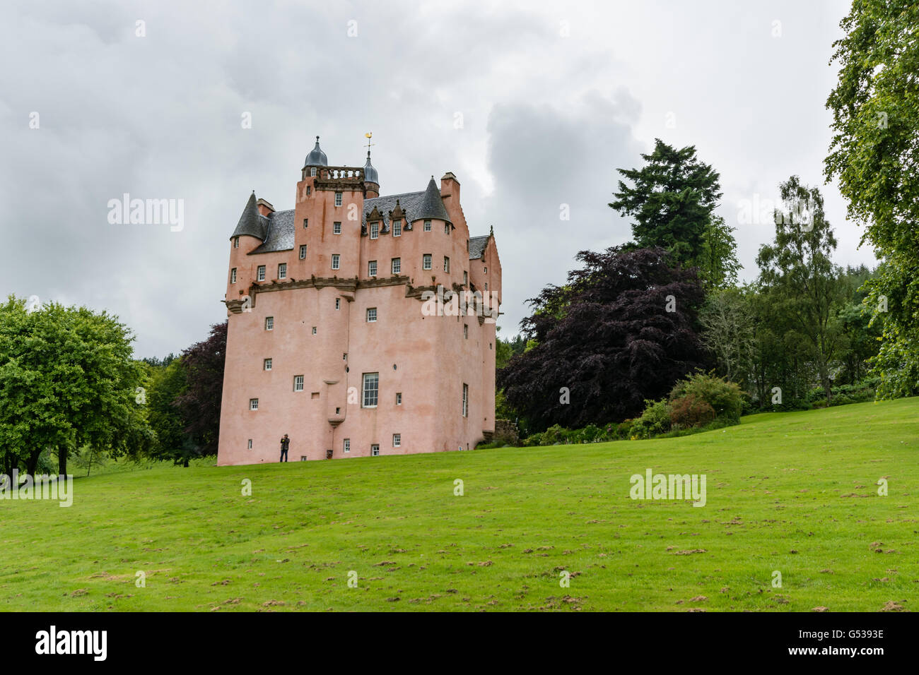 United Kingdom, Scotland, Aberdeenshire, Craigievar Castle, beginnings in the 16th century on the northern shores of the Scottish River Dee Stock Photo