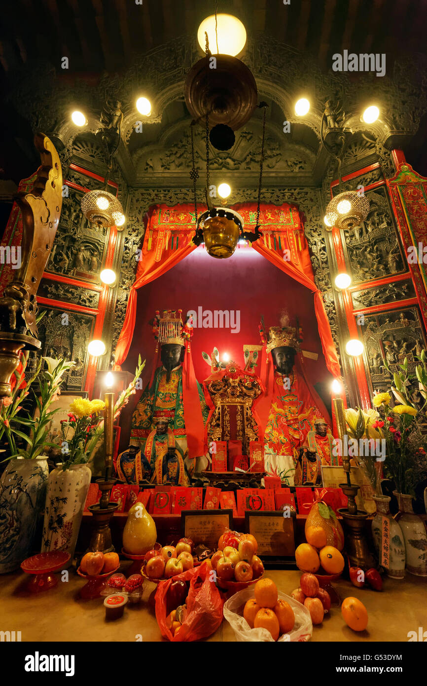 Taoist statues hi-res stock photography and images - Alamy