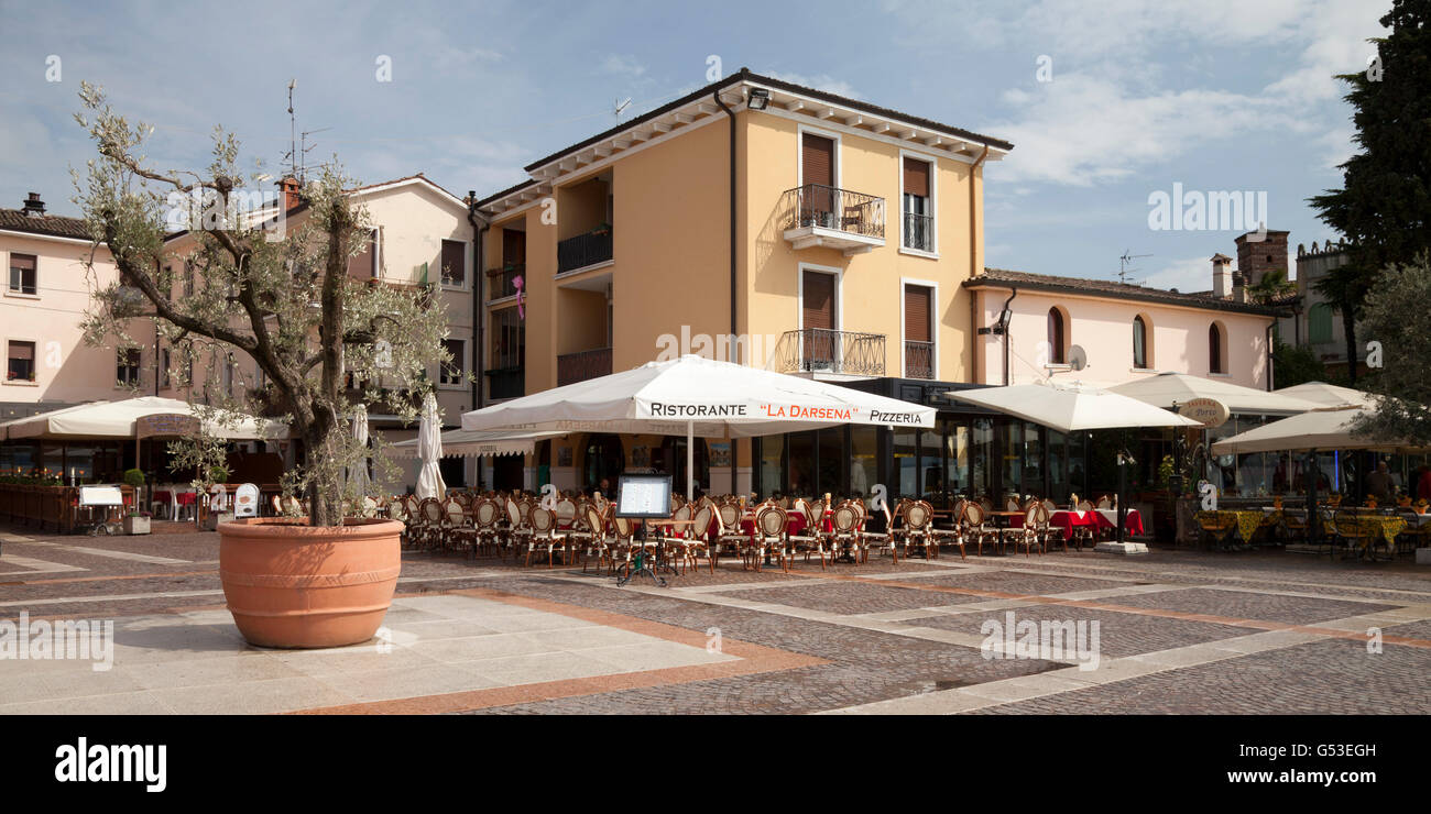Street café on the promenade, Bardolino, Lake Garda, Veneto, Italy, Europe, PublicGround Stock Photo
