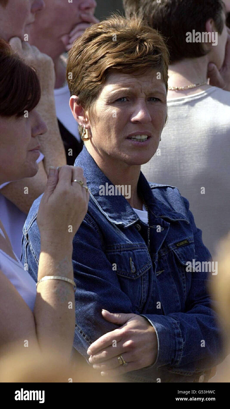 Gina Adair, wife of loyalist prisoner Johnny Adair during the funeral service of Jackie Coulter outside his home in St Mary's Court, Belfast. Coulter was shot and killed in a car with friend Bobby Mahood outside a Belfast bookmakers. Stock Photo