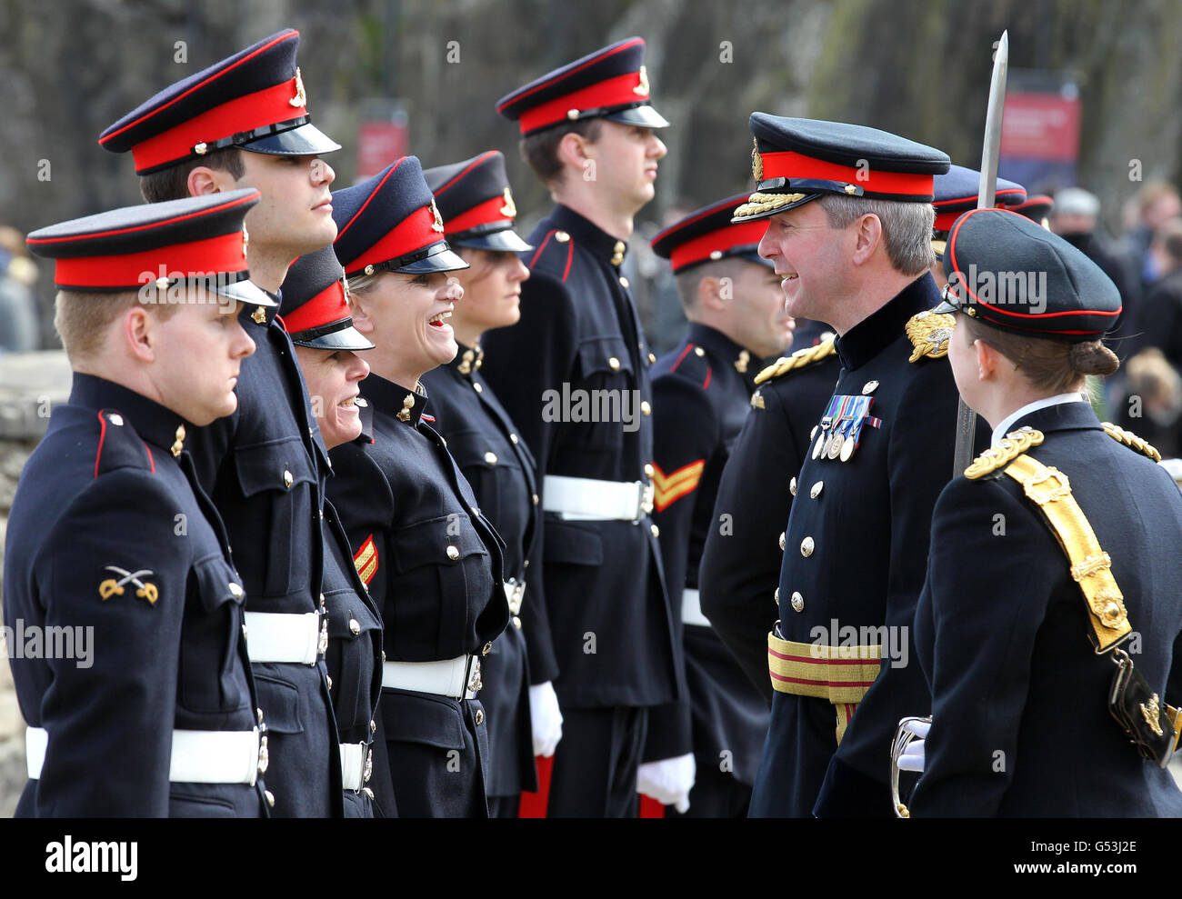 Major General Nick Eeles (2nd right), General Officer Commanding the Army in Scotland, and Governor of Edinburgh Castle reviews Gunners from 207 Battery, 105 Regiment Royal Artillery (Volunteers) after firing a 21-gun royal salute to celebrate the 86th birthday of the Queen, at Edinburgh Castle. Stock Photo