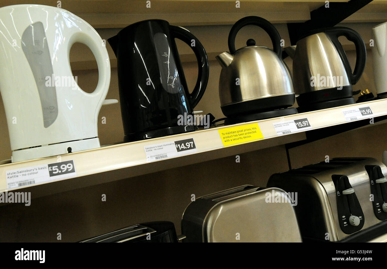 https://c8.alamy.com/comp/G53J4W/a-general-view-of-kettles-and-toasters-for-sale-in-a-shop-in-derby-G53J4W.jpg