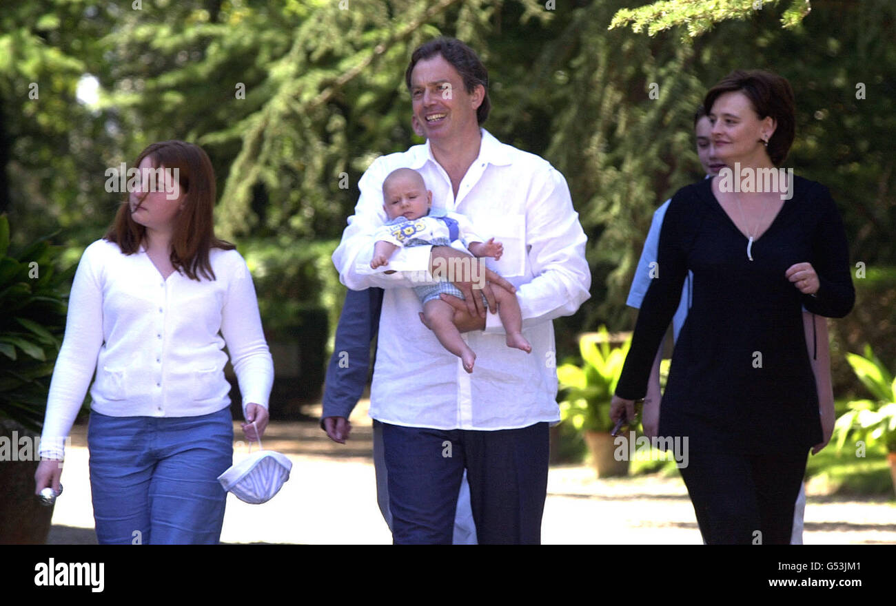 Tuscany villa tony blair family hi-res stock photography and images - Alamy