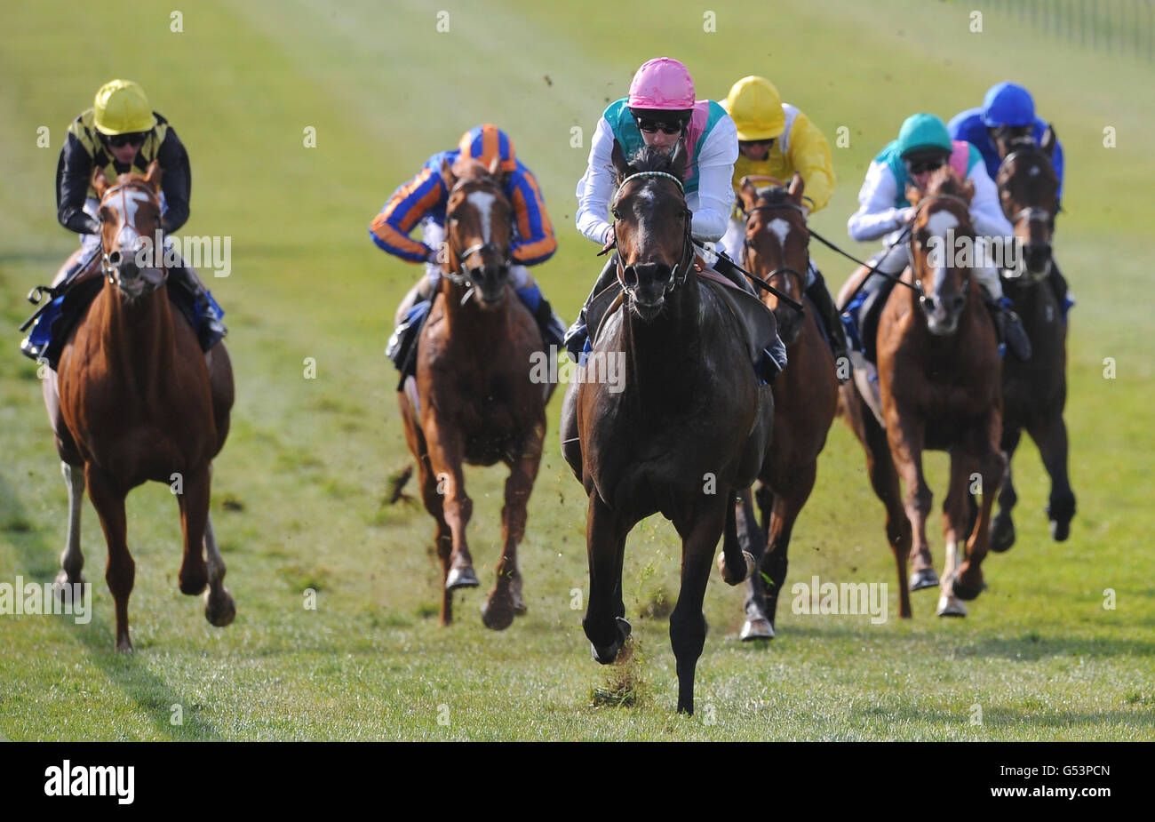 Horse Racing - The Craven Meeting - Day One - Newmarket Racecourse Stock Photo