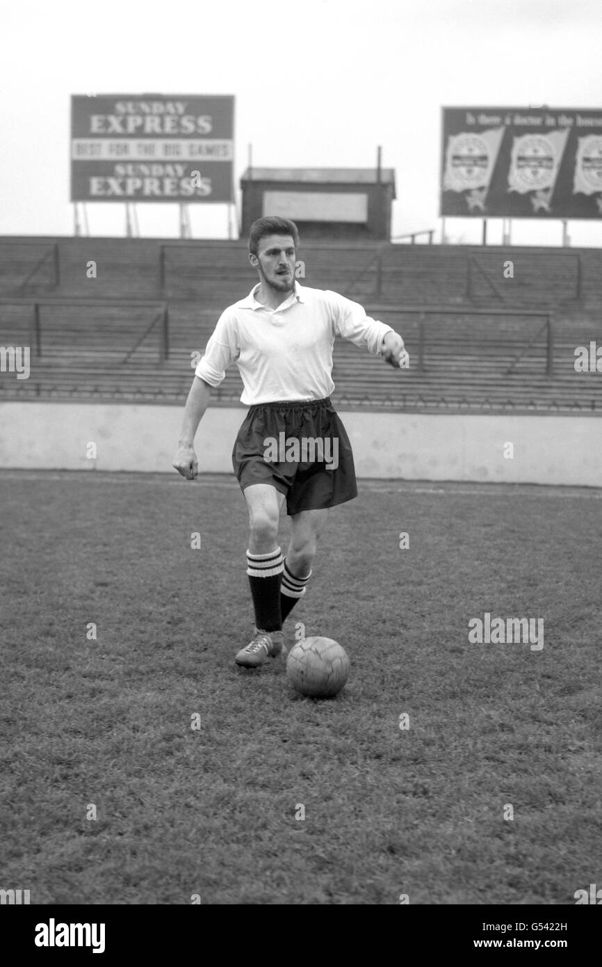 Soccer - Fulham - Jimmy Hill Stock Photo - Alamy