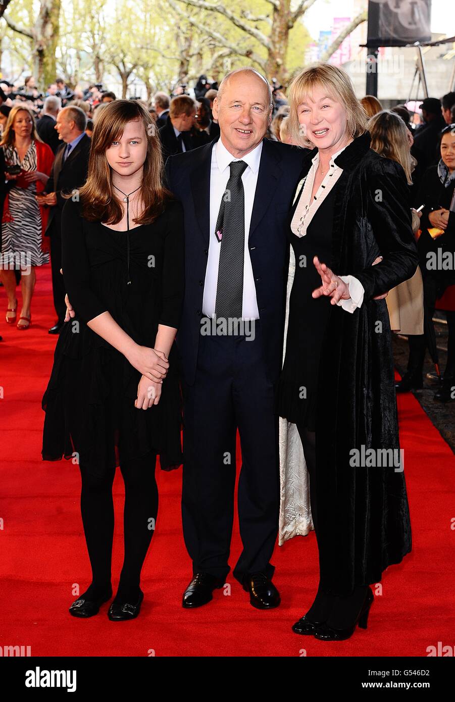 Mark Knopfler with wife Kitty and daughter Isabella arriving for the UK  premiere of African Cats at the BFI Southbank, Belvedere Road, London Stock  Photo - Alamy
