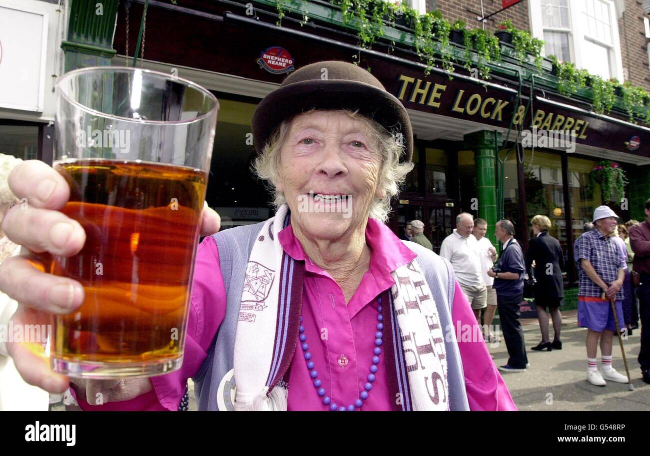 Frinton The Lock and Barrel Stock Photo Alamy