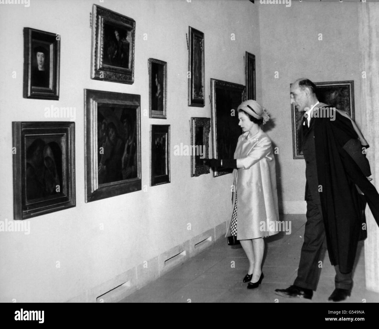 Royalty Queen Elizabeth II Oxford University Stock Photo Alamy
