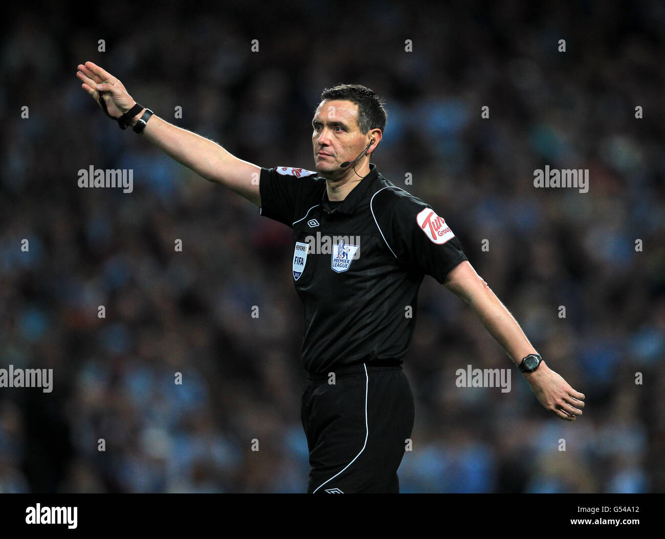 Referee andre mariner hi-res stock photography and images - Alamy