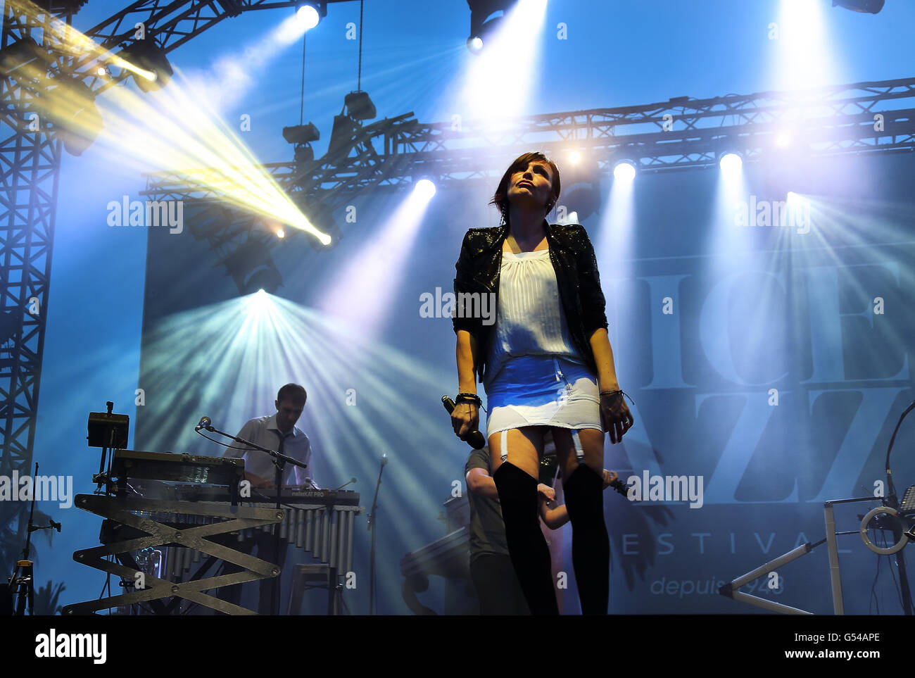 Zoe Colotis of French electro swing band 'Caravan Palace' performs on stage  during the Nice Jazz Festival on July 7, 2015 in Nic Stock Photo - Alamy