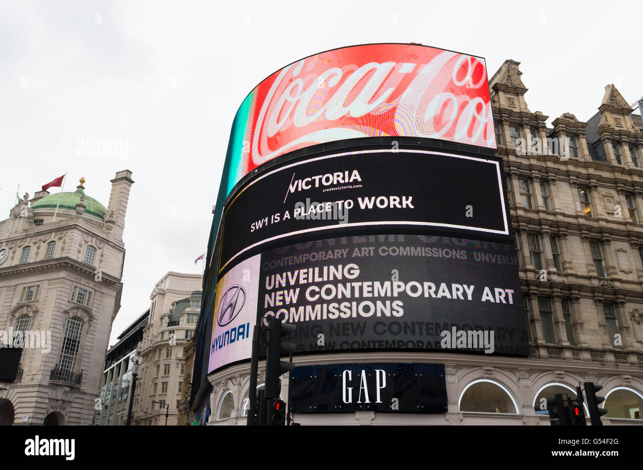 London piccadilly billboard hires stock photography and images Alamy