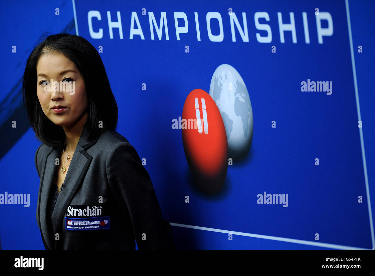 Snooker referee zhu ying hires stock photography and images Alamy