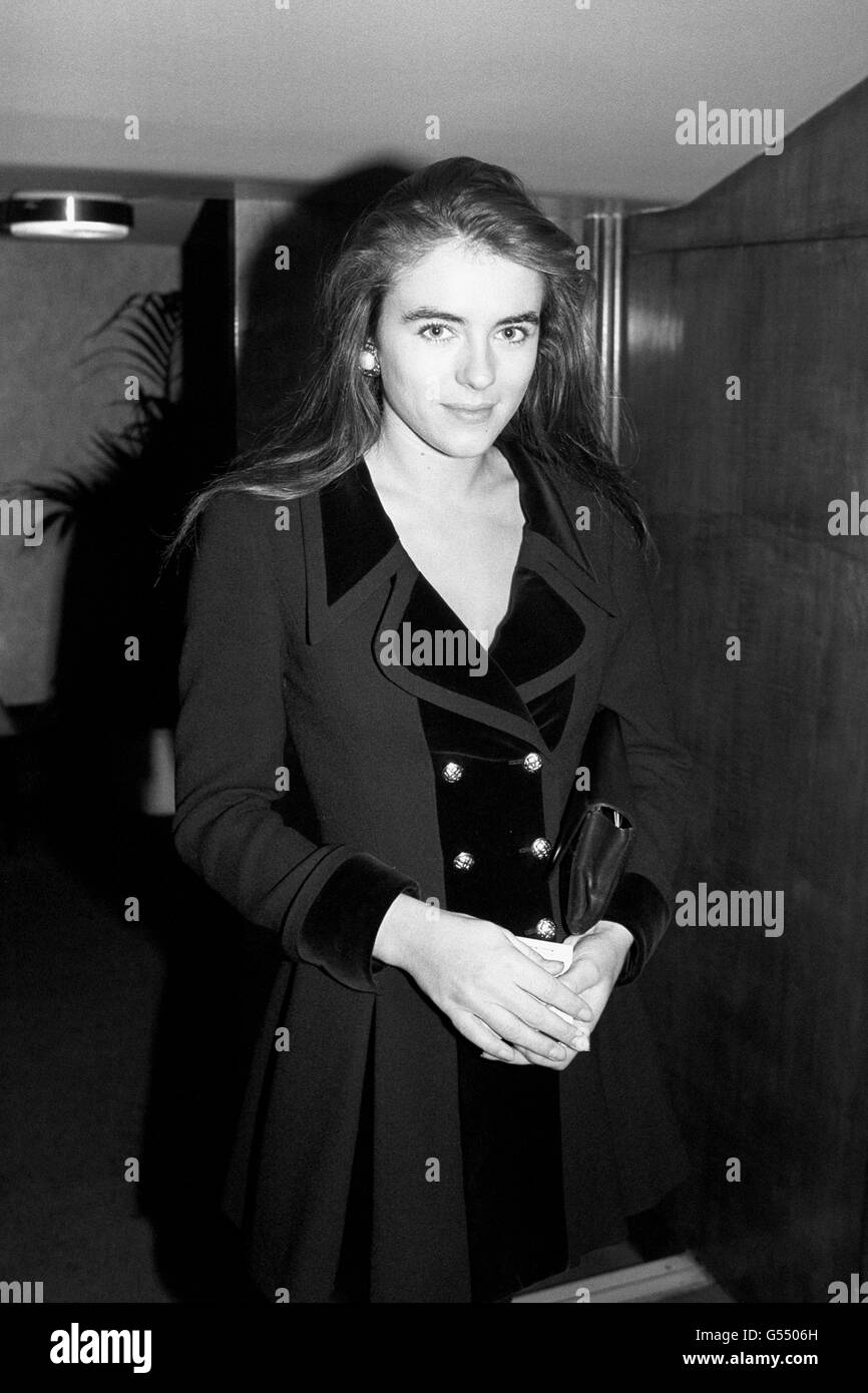 Liz hurley Black and White Stock Photos & Images - Alamy