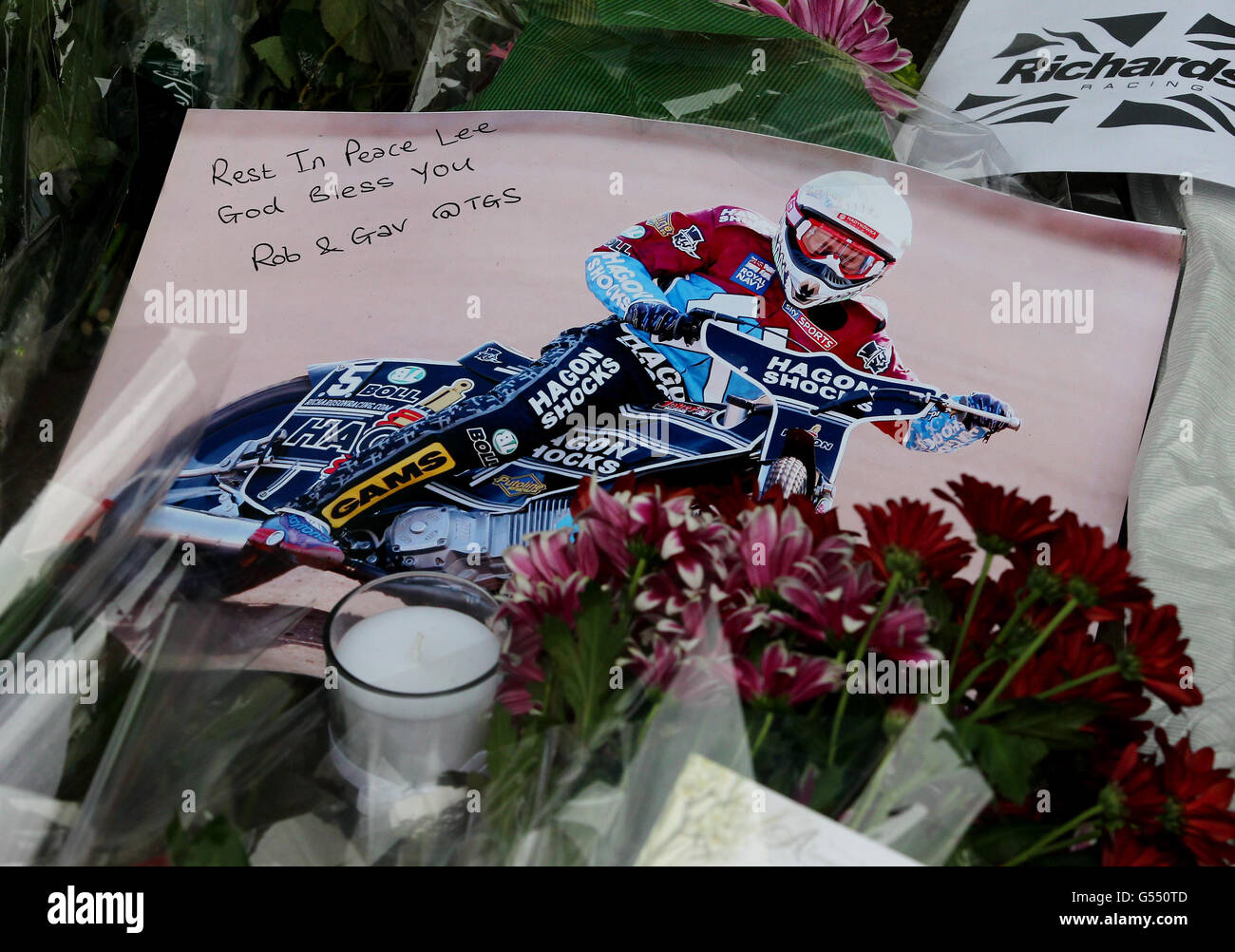 Speedway - Lee Richardson Tribute - Arena Essex Raceway. Floral tributes are laid by fans in a tribute to Lakeside Hammers captain Lee Richardson at the Essex Arena, Thurrock. Stock Photo