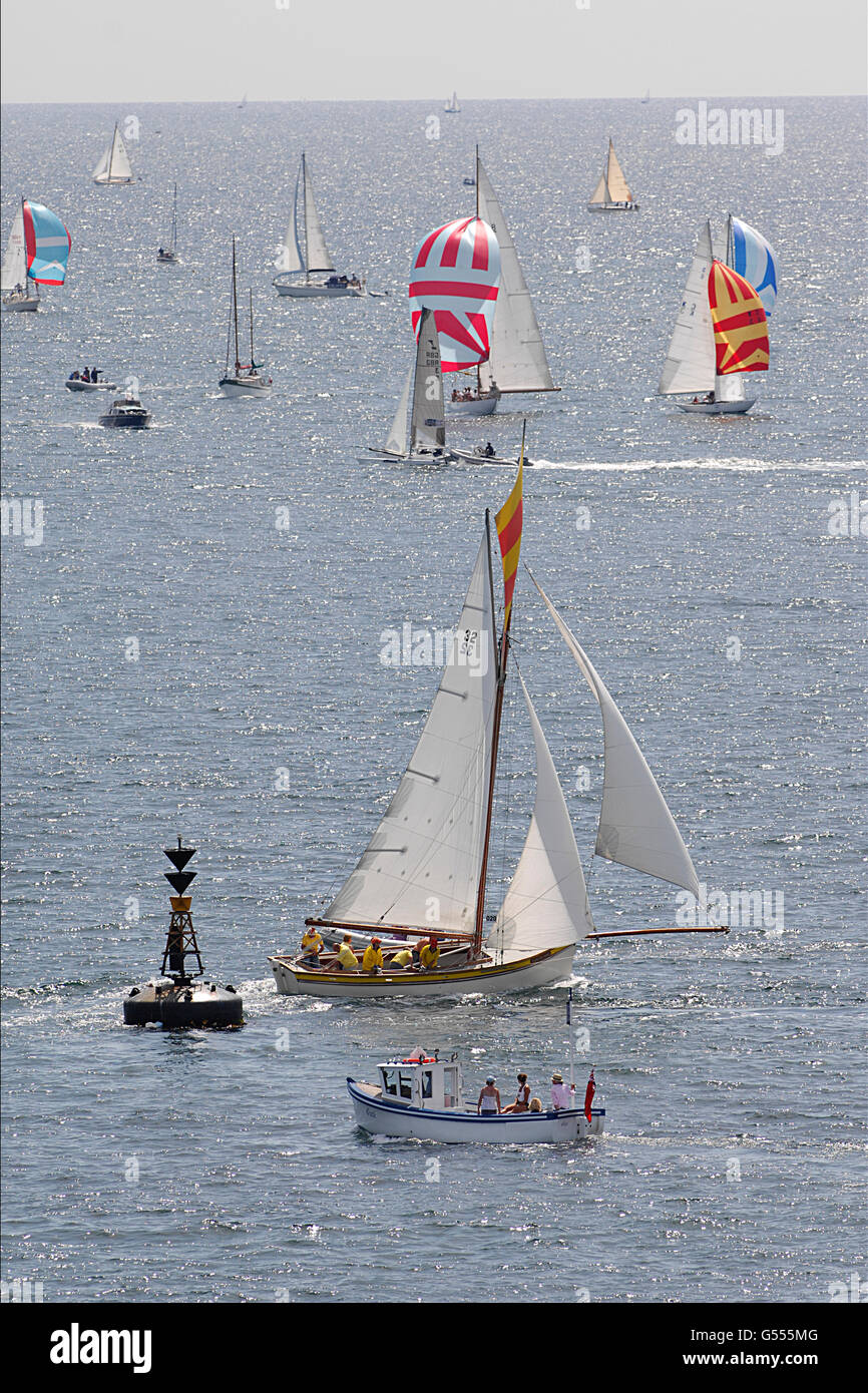 yachts sailing in Falmouth Bay Stock Photo Alamy