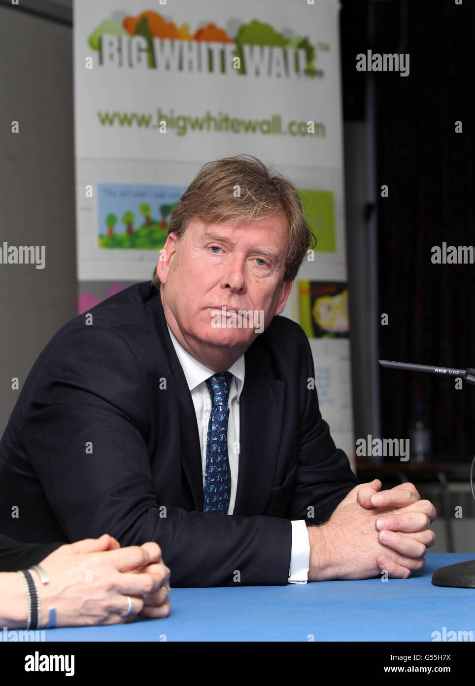 Health Minister Simon Burns joins Jenny Hyatt, CEO Big White Wall at