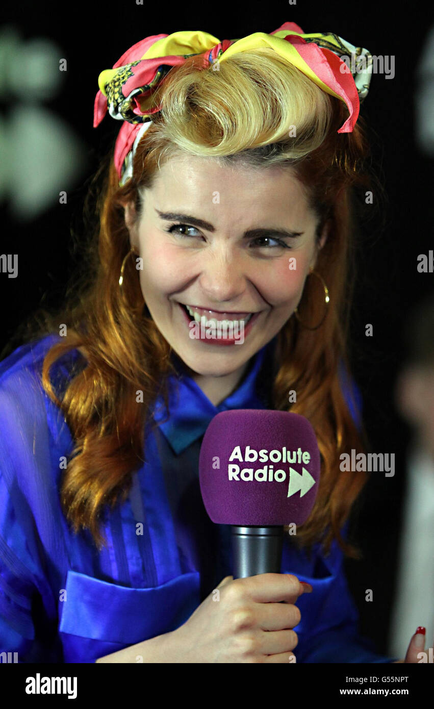 Paloma Faith Performs In Session For Geoff Lloyd S Hometime Show At Absolute Radio London Stock Photo Alamy
