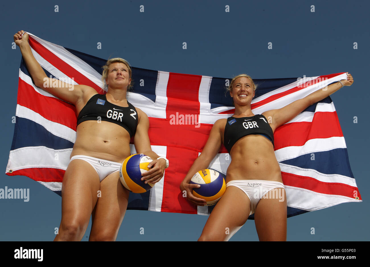 Womens beach volleyball hi-res stock photography and images