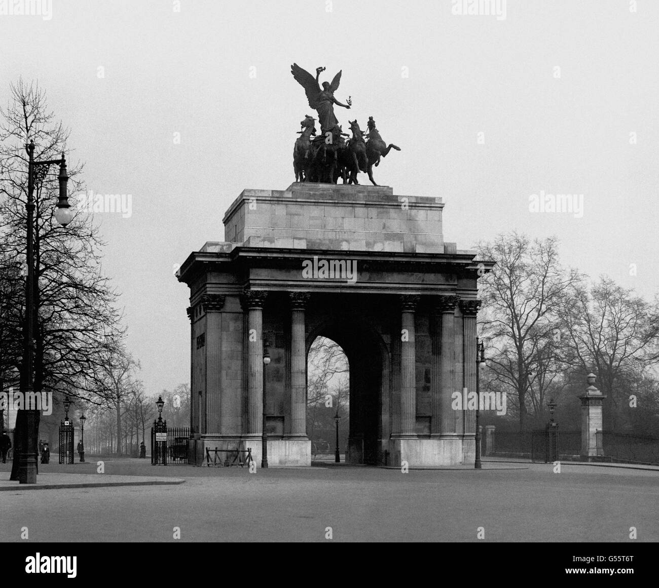 London Landmarks Wellington Arch Hyde Park Stock Photo Alamy