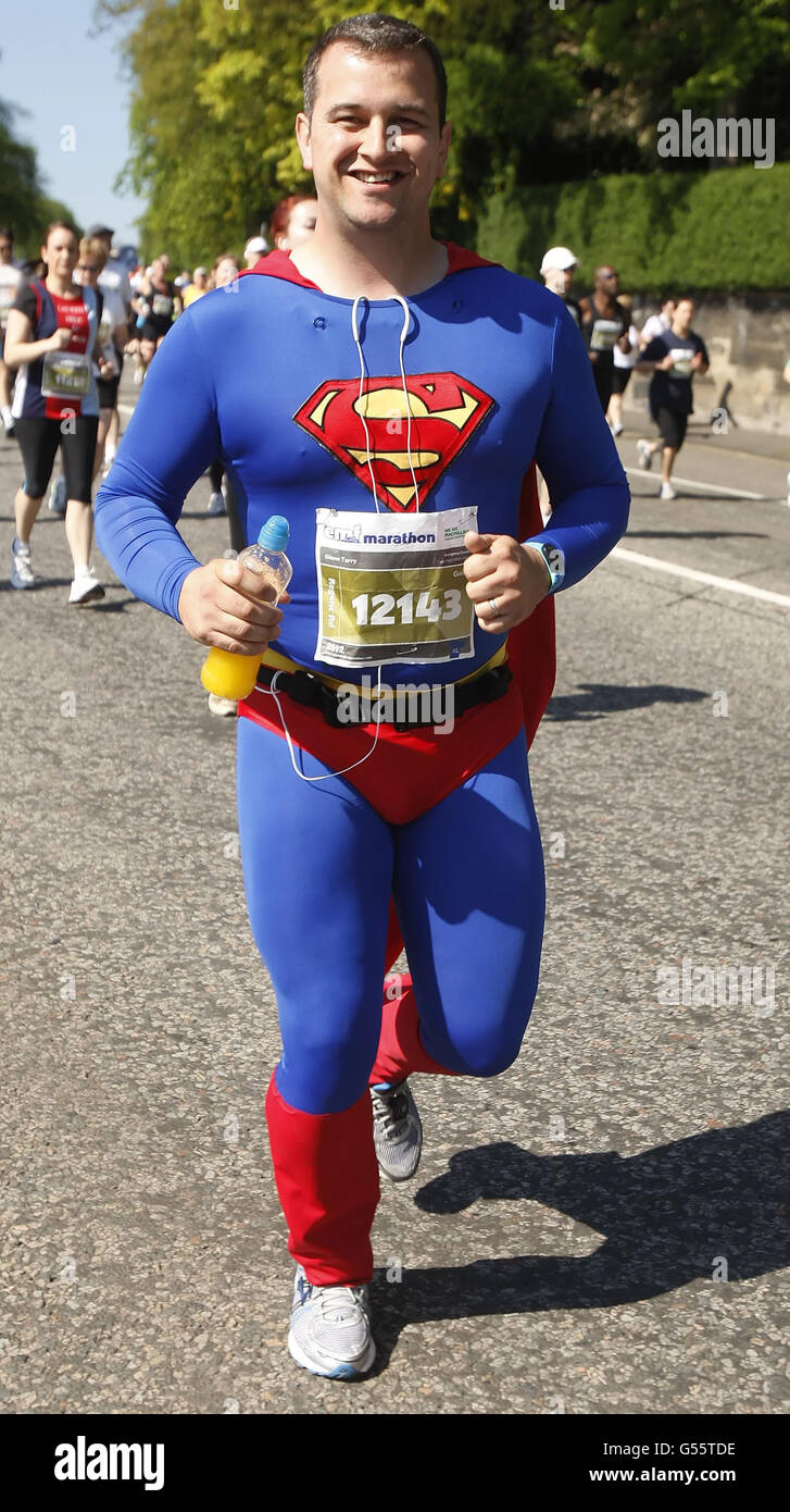 A run in fancy dress runner takes part edinburgh marathon hires stock photography and images