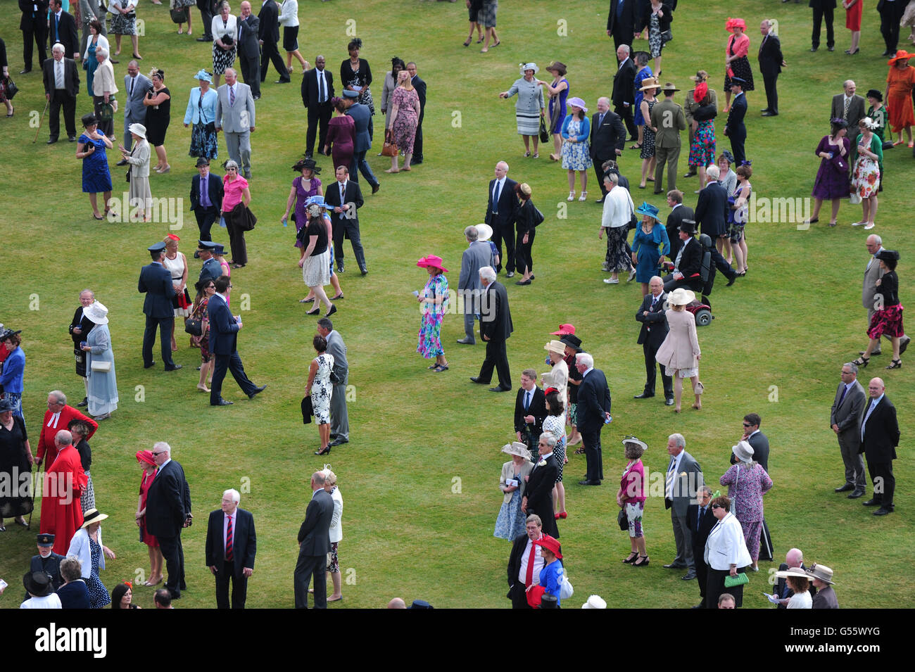 Buckingham Palace garden party Stock Photo Alamy