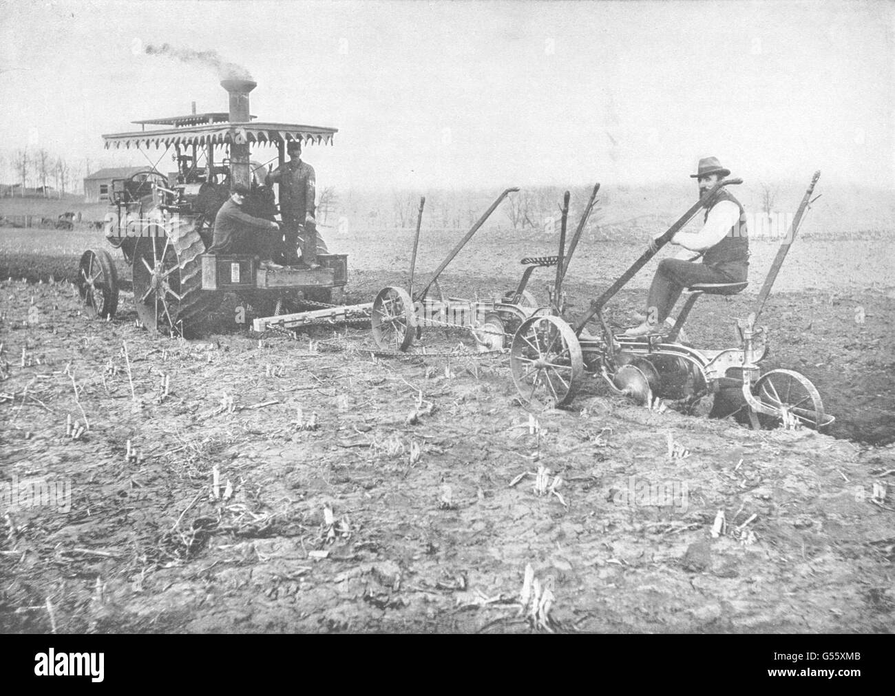 USA: A Modern Steam Plow plough that turns seven furrows at one time, 1907 Stock Photo