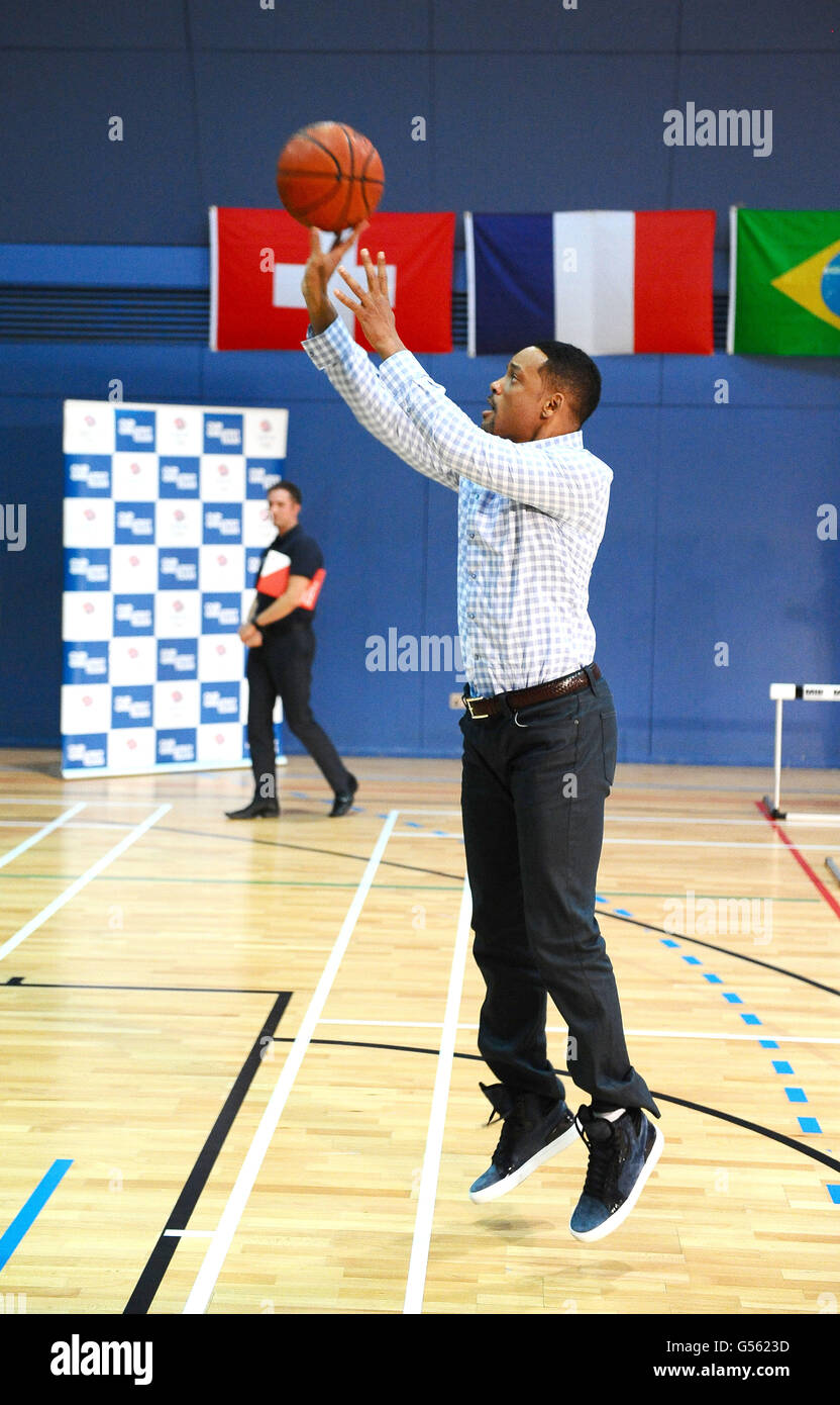 Will Smith playing basketball at the Ethos Sports Centre in Imperial  College, London Stock Photo - Alamy