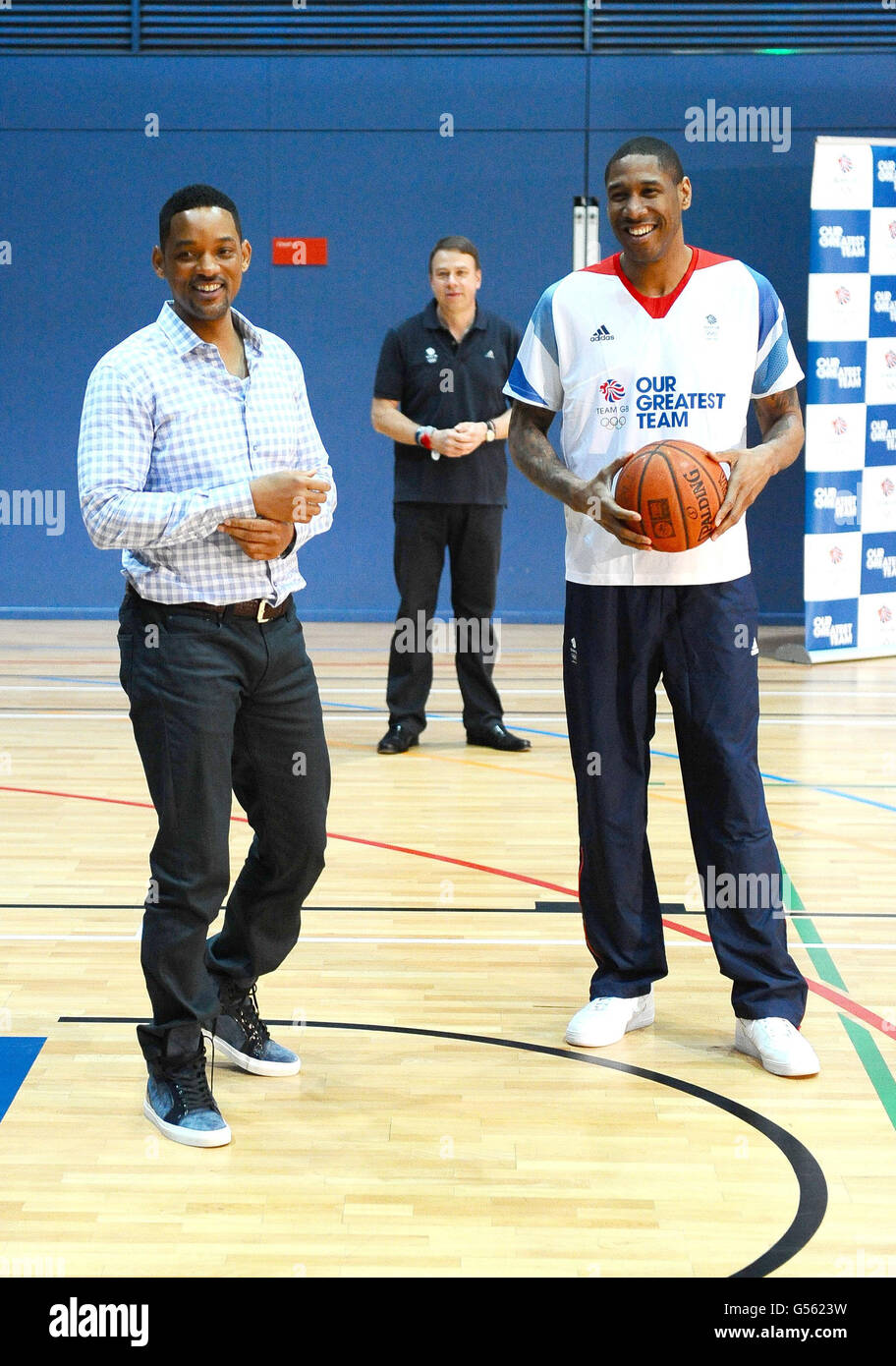 Will Smith (left) with Drew Sullivan, GB Basketball captain, at the Ethos  Sports Centre in Imperial College, London Stock Photo - Alamy