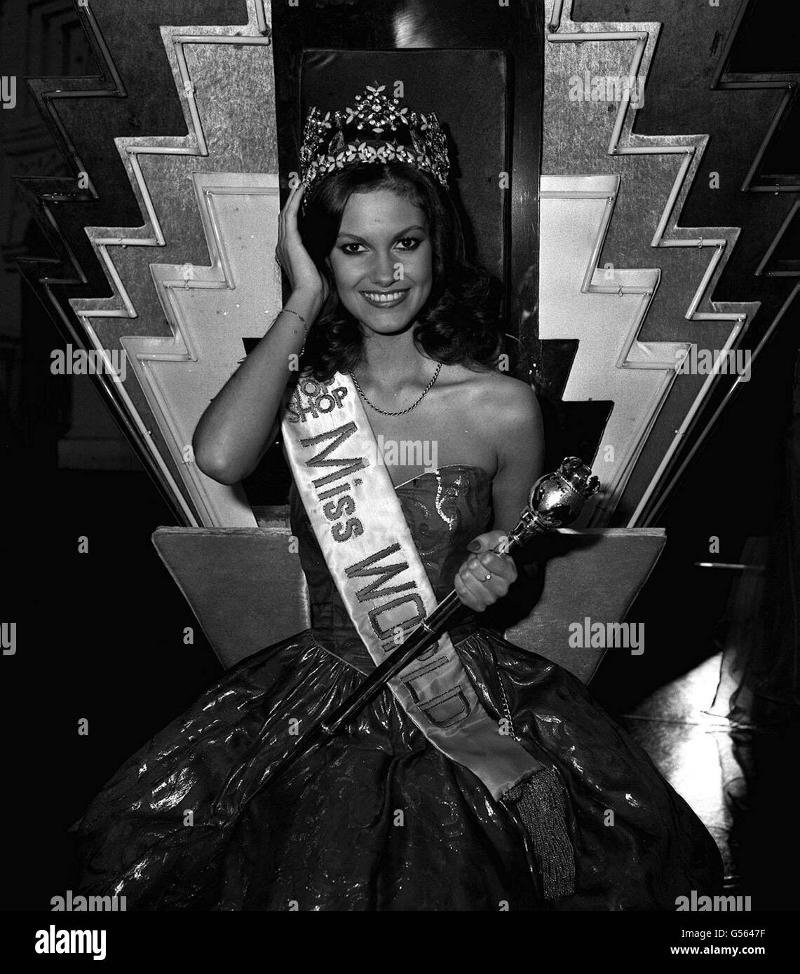 MISS WORLD 1983: Miss United Kingdom, 19 year old Sarah Jane Hutt, after winning the 1983 Miss World competition at the Royal Albert Hall, London, to take prizes in excess of 30,000. Snooker-loving Sarah, also voted the Continental Queen of Beauty for Europe, beat Miss Columbia (2nd) and Miss Brazil (3rd). Stock Photo