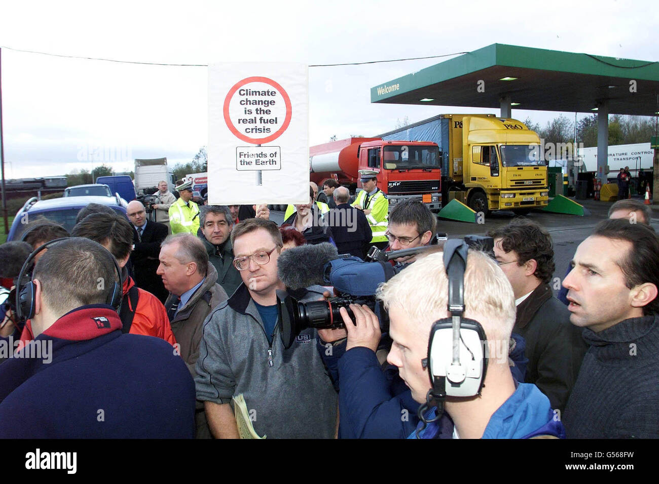Andrew Spence, (centre, grey top) one of the leaders of the fuel protestors, at the Birtley truck stop, off the A1 at Gateshead, near Newcastle, before leaving in a convoy of lorries which are expected to drive south. * via Leeds, Manchester and Birmingham before arriving in London for a mass rally. Civic leaders on South Tyneside had urged the protestors not to start their convoy in Jarrow as they feared it would tarnish the memory of the famous Jarrow marches who walked to London in the earlier 1930s in their fight against poverty. Stock Photo