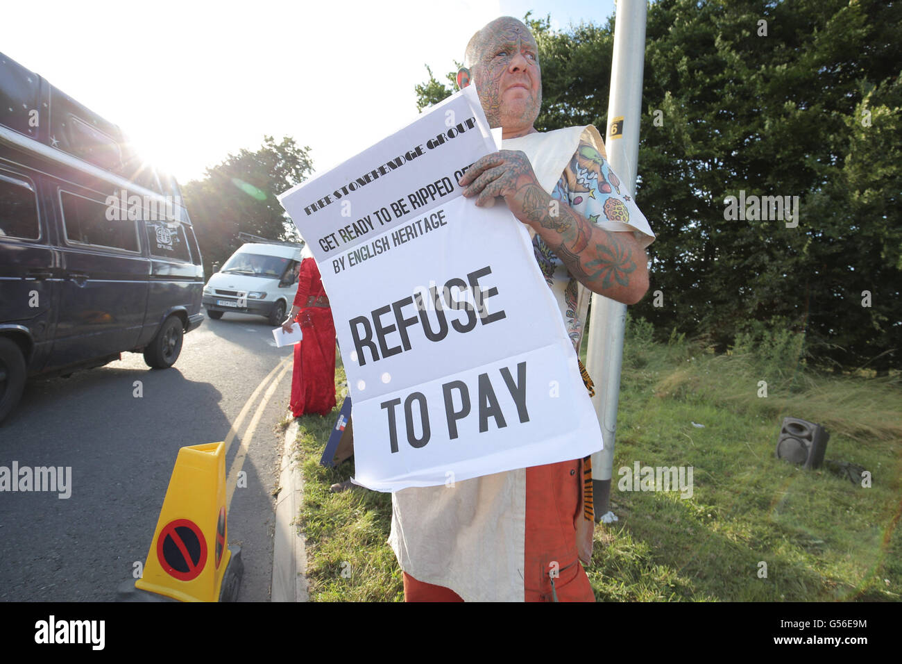 Avebury, UK. 20th June, 2016. Protests at Stonehenge Summer Solstice celebrations against English Heritage introduction of parking fees Credit:  Guy Corbishley/Alamy Live News Stock Photo