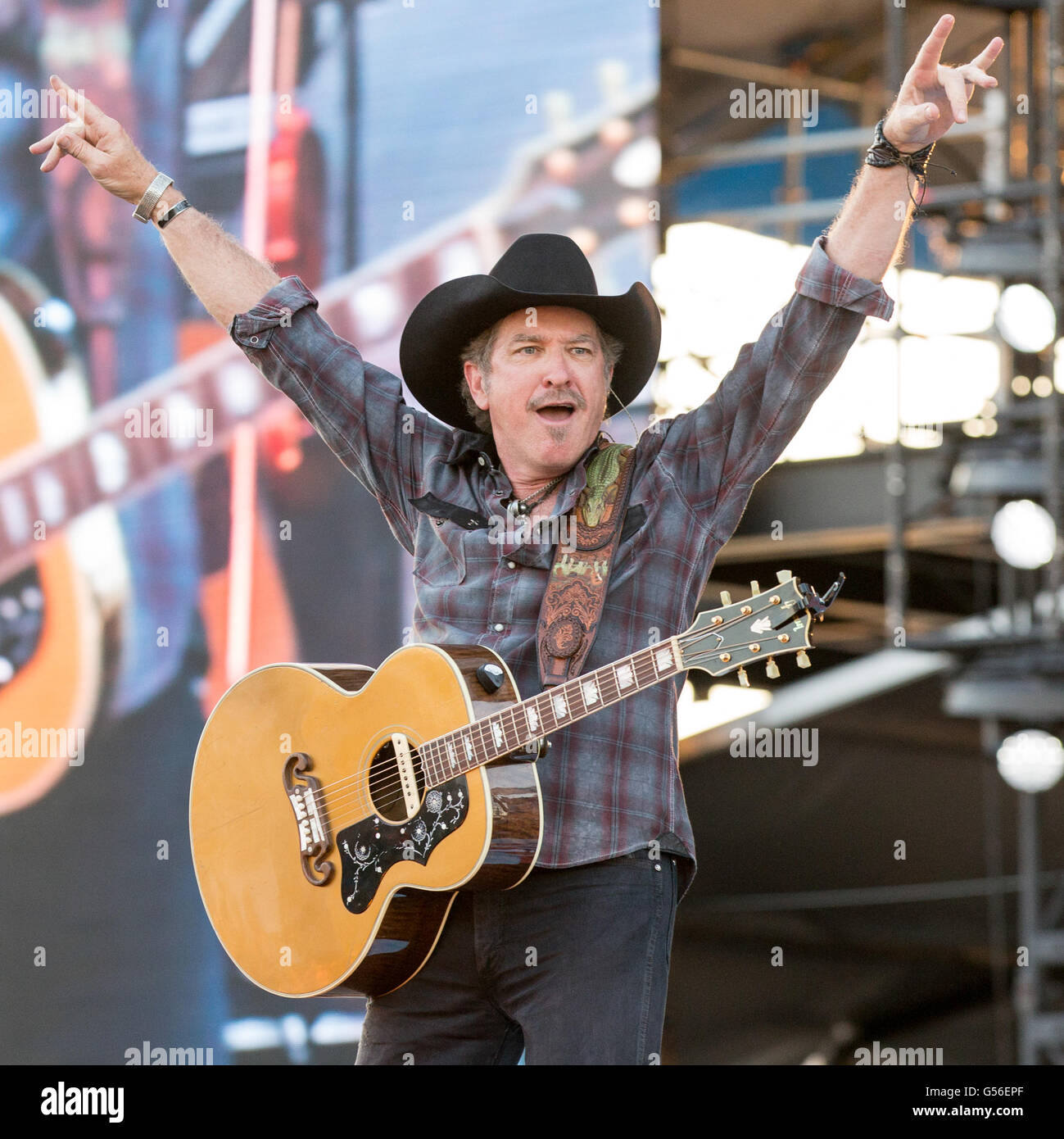 Chicago, Illinois, USA. 19th June, 2016. KIX BROOKS of Brooks & Dunn performs live at FirstMerit Bank Pavilion during the Windy City LakeShake Music Festival in Chicago, Illinois © Daniel DeSlover/ZUMA Wire/Alamy Live News Stock Photo