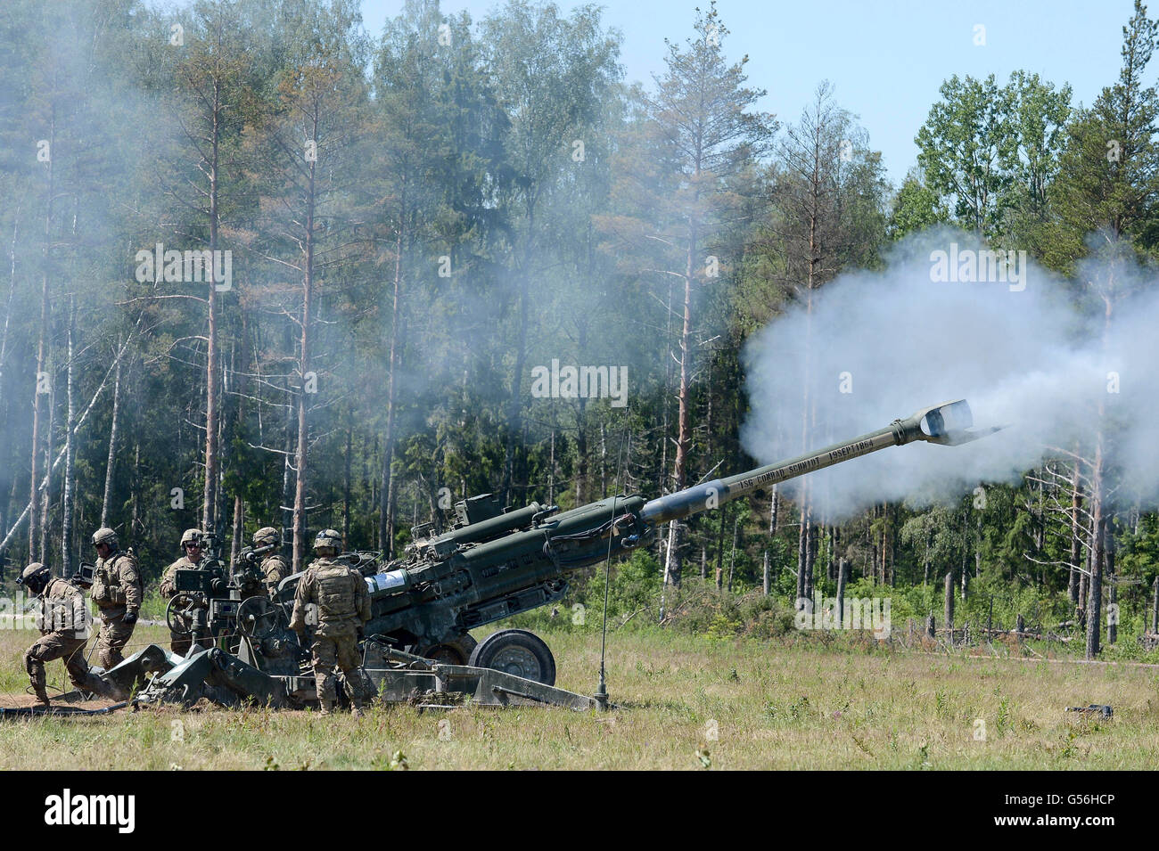 Tapa. 20th June, 2016. US Army M777 155mm Towed Howitzer shoots during the Saber Strike military exercise at Central pylon in Tapa, Estonia on June 20, 2016. Saber Strike is an annual U.S.-led exercise of land and air forces. © Sergei Stepanov/Xinhua/Alamy Live News Stock Photo