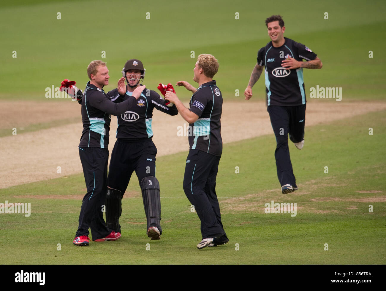 Cricket - Clydesdale Bank 40 - Group B - Surrey Lions v Durham - The Kia Oval. Surrey players celebrate wicket of Gordon Muchall caught by Tom Maynard bowled by Gareth Batty Stock Photo