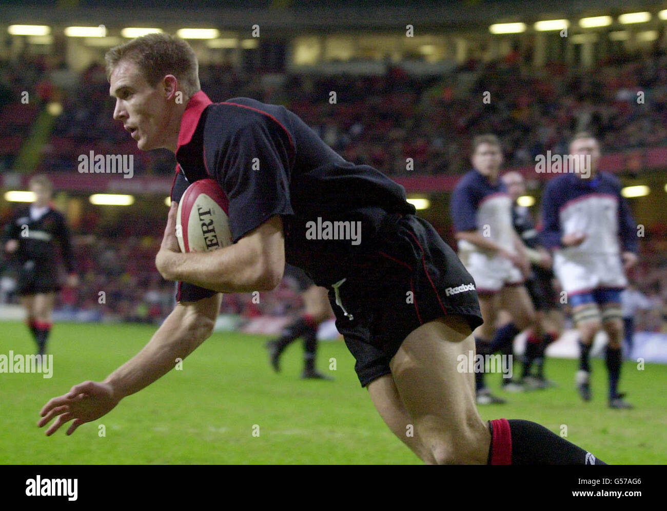 Daffed James Rugby Dafydd james wales hi-res stock photography and images - Alamy