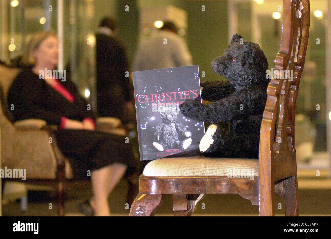 Picture of a black Steiff amongst the collection of teddy bears due to be auctioned at Christie's in London, on December 4, 2000. This 'Mourning Teddy', one of 500 black bears produced in 1912 following the sinking of the Titanic, is valued between 15,000 and 20 000. *... The present owner's great uncle died on board the ill-fated ship. Stock Photo