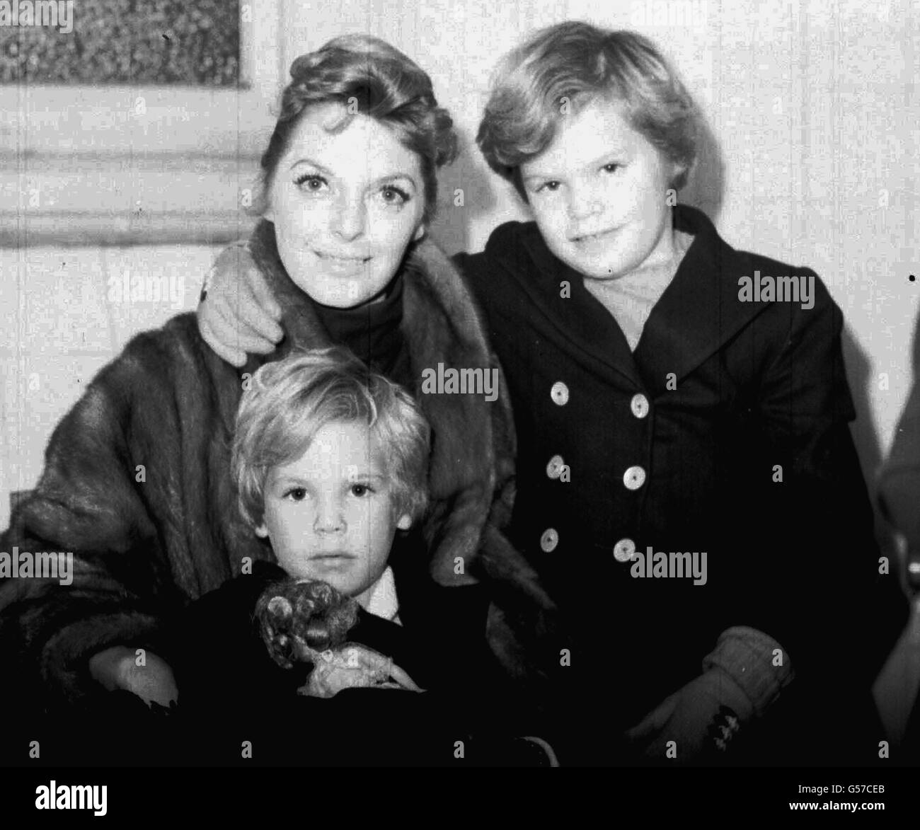 American actress and singer Julie London with her two children Stacey, 7, and Lisa,4, on arrival at Plymouth from New York. Stock Photo