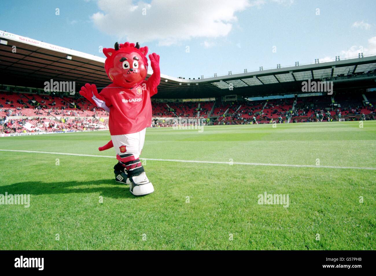 SOCCER. Fred the Red Devil, MANCHESTER UNITED MASCOT Stock Photo - Alamy