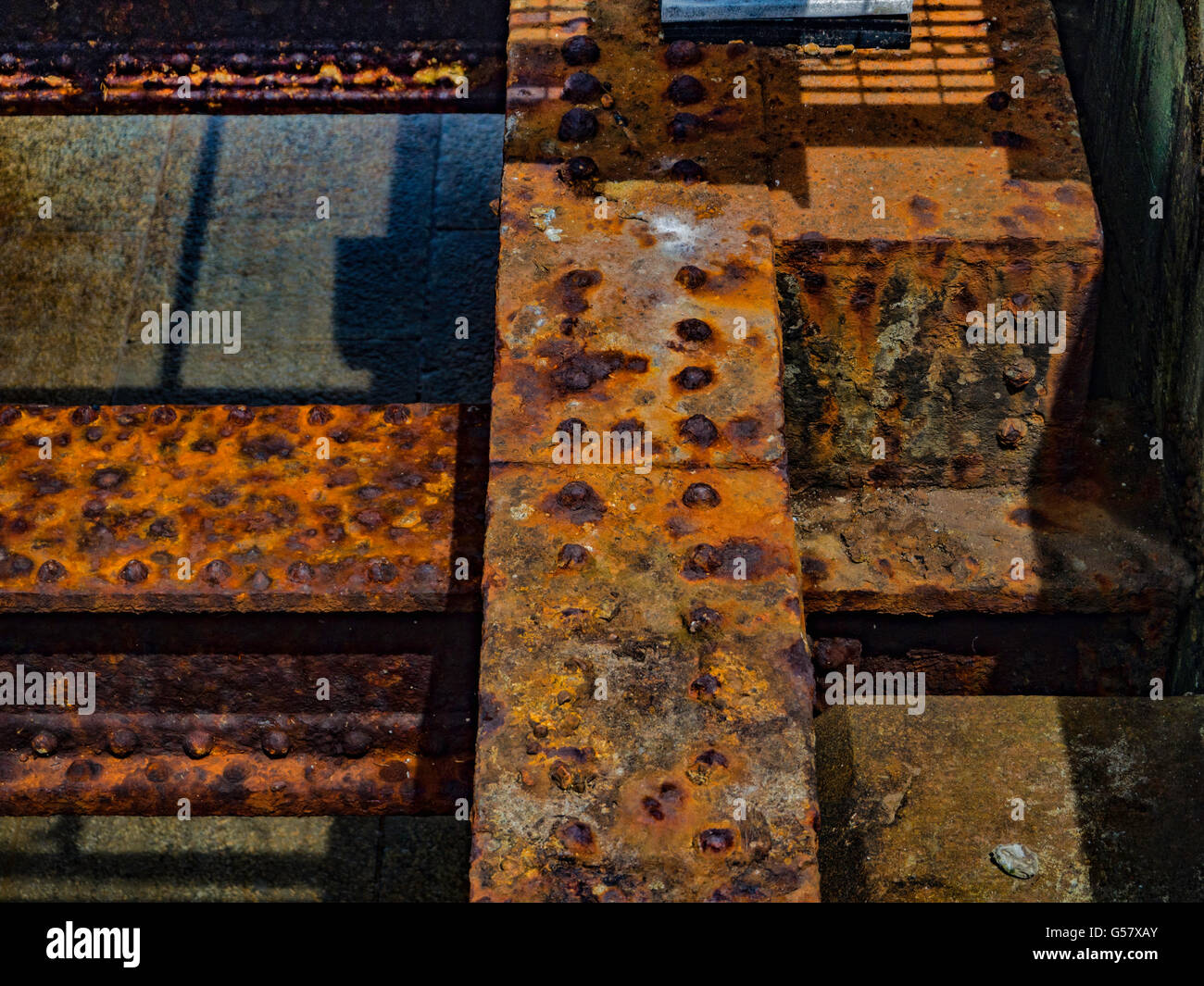 Steel plate girders hires stock photography and images Alamy