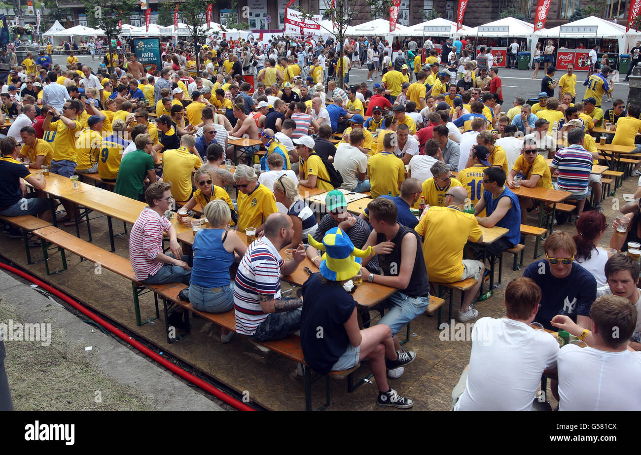 Swedish Soccer Fans Stock Photos & Swedish Soccer Fans ...
