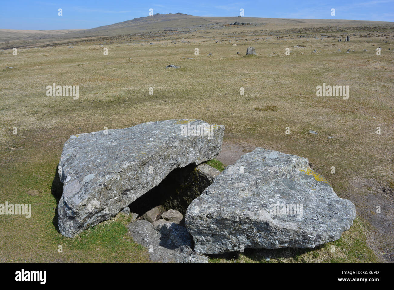 Stone lined burial Chamber, or cist, on Longash Common, Merrivale Settlement Site, Dartmoor National Park, Devon, England Stock Photo