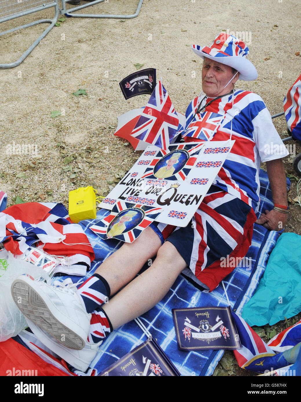 Terry Hutt, from Cambridge, camps out on The Mall in anticipation of the weekend's Diamond Jubilee celebrations. Stock Photo