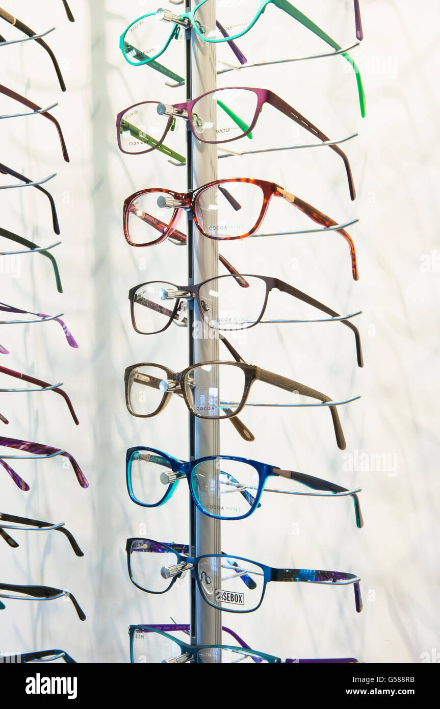 Eye glasses display hires stock photography and images Alamy