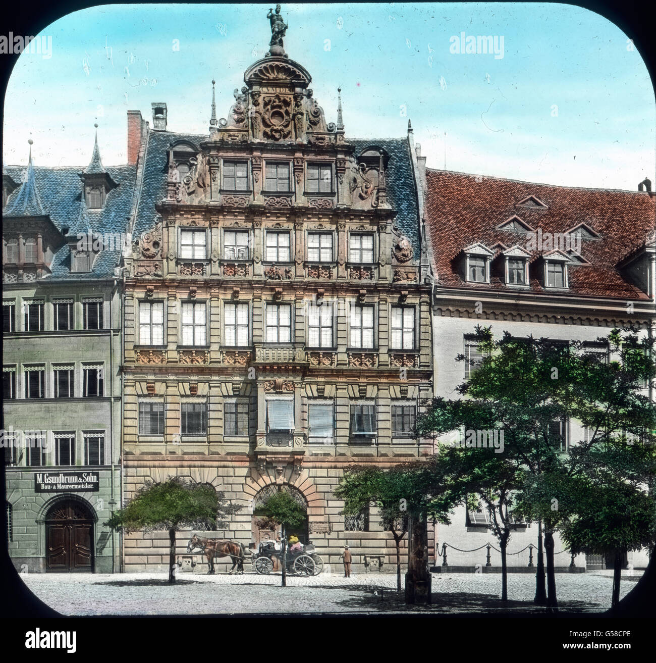 Das Pellerhaus in Nürnberg. Nuremberg, Franconia, Bavaria, history, historical, Pellerhaus, Carl Simon, hand coloured glass slide Stock Photo
