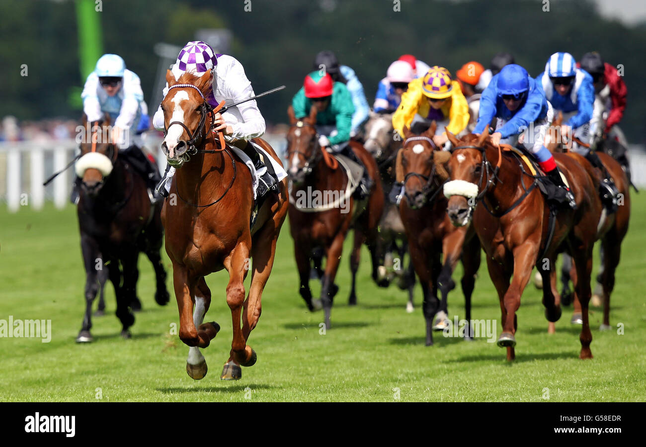 Dawn Approach ridden by Kevin Manning wins the Coventry Stakes during day one of the 2012 Royal Ascot meeting at Ascot Racecourse, Berkshire. Stock Photo