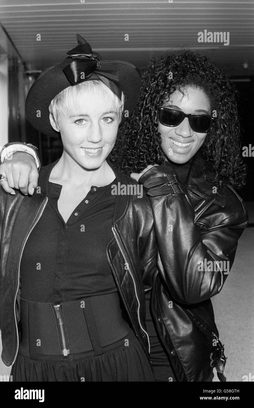 Helen 'Pepsi' DeMacque, 28, right, and Shirlie Holliman, 25, who record as the hit pop duo Pepsi and Shirlie. Both are former members of the group Wham! Stock Photo