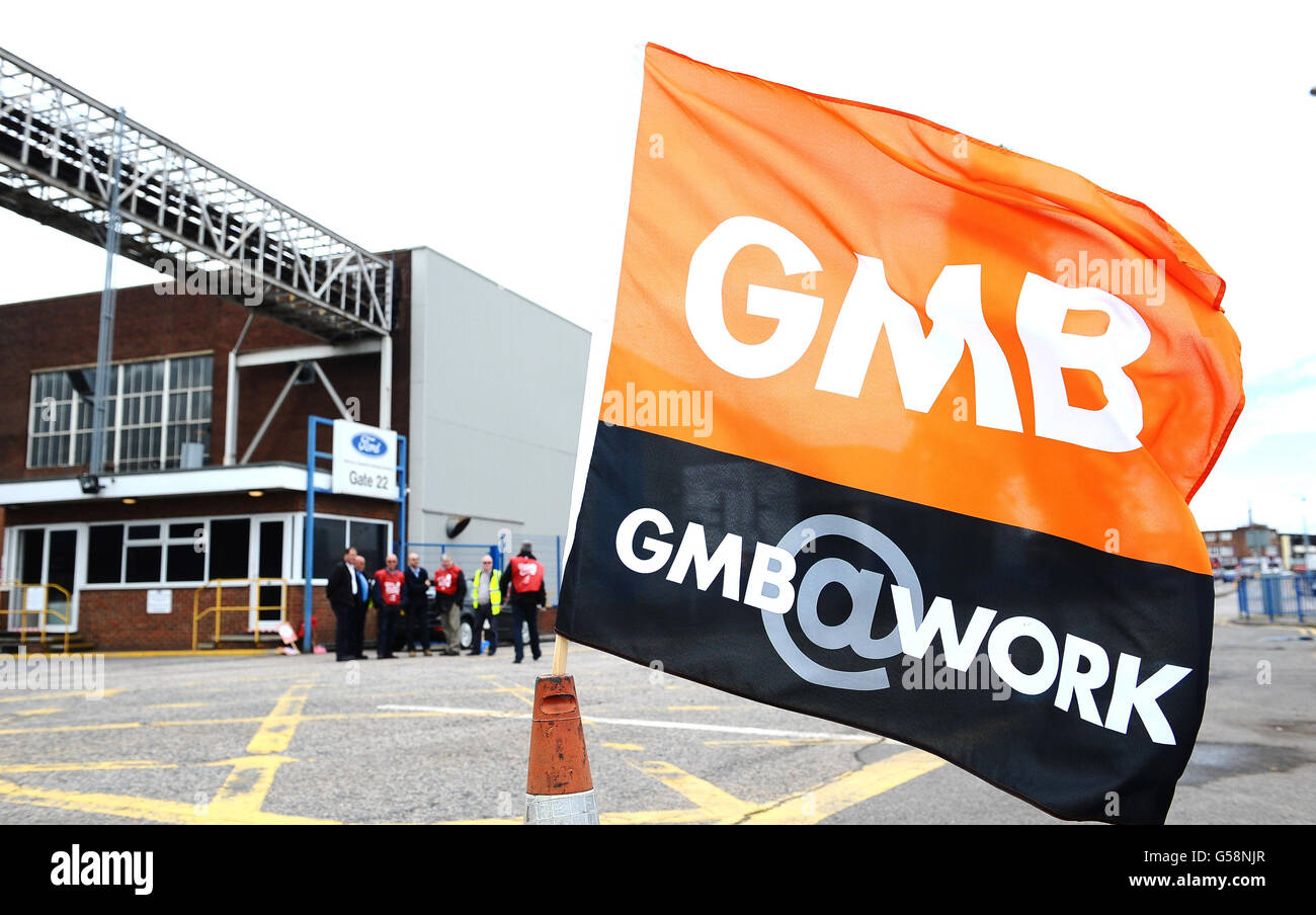 The Picket Line Outside The Ford Plant In Dagenham Stock Photos