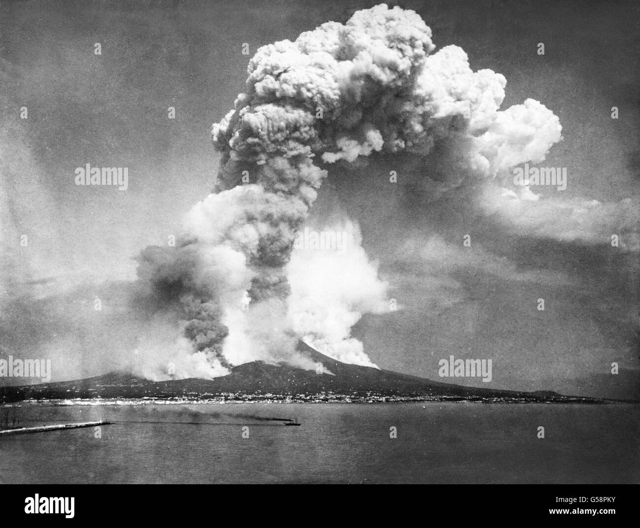 Mount Vesuvius. Eruption of Mount Vesuvius on 26th April 1872, Bay of Naples, Italy Stock Photo