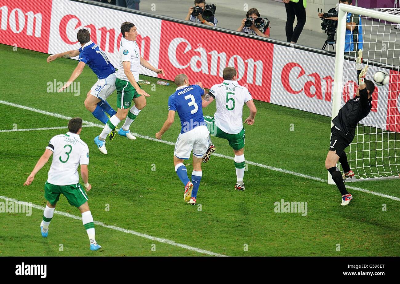 Soccer - UEFA Euro 2012 - Group C - Italy v Republic of Ireland - Municipal Stadium. Italy's Antonio Cassano (2nd left) scores the opening goal of the game Stock Photo